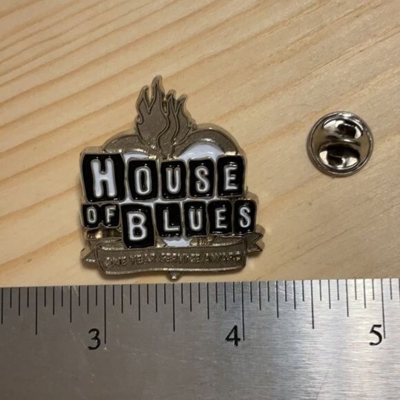 House Of Blues One Year Service Award Pin Metal Badge - Picture 5 of 5